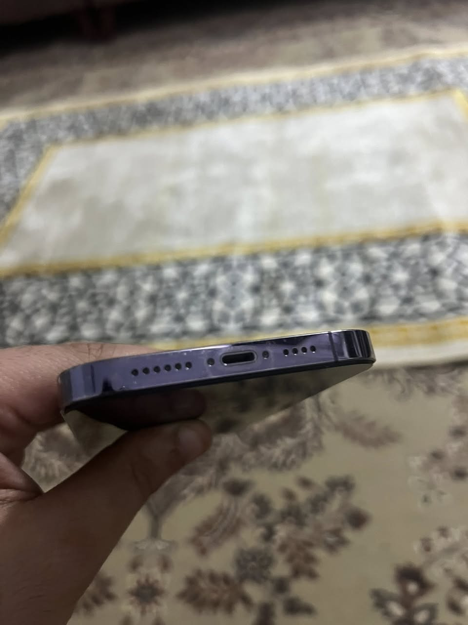 ‏السلام عليكم
14 pro max
77🔋
525 الف بي مجال الجيه
256
AA/A
٥٢٥ بي مجال بسيط 
مبدل شاشه نوعيه حلوه كلش بدون حواف بدون تعليك بدون شمره 
فيس ايي فاقد برمجه
ضهر مفطور
…..
سعر525 وبي مجال بسيط
***********
مكاني ديوانيه
توصيل بغداد سايق بس للعلاوي
