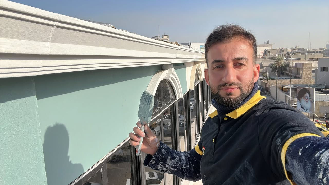 السلام عليكم ورحمة الله يضهر  بالصور شكل الواجها قبل وبعد العمل الوان من شركة جوتن للأصباغ 

مهيمن الصباغ ***********
