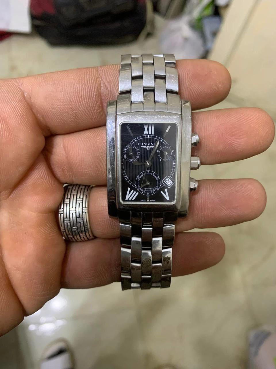 الروعه لونجين
ساعة لونجين رجالية كرونوغراف

• الوصف: تصميم كلاسيكي أنيق مع علبة مستطيلة من الفولاذ المقاوم للصدأ، سوار معدني فاخر، عدادات فرعية للكرونوغراف، نافذة تاريخ بين 4 و5، وحركة سويسرية دقيقة.

• المميزات:• صناعة سويسرية أصلية (SWISS MADE).

• مقاومة للماء حسب الموديل.

• تصميم فاخر يناسب المناسبات الرسمية واليومية.

بدايه ٥٠٠٠ رافعه ٢٥٠

الرافعه برقم التليفون 

حظ  سعيد 

Enjoy


**إذا كنت صاحب هذا الإعلان وتريد حذفه لأي سبب، رجاءا أرسل رسالة إلى الدعم الفني**