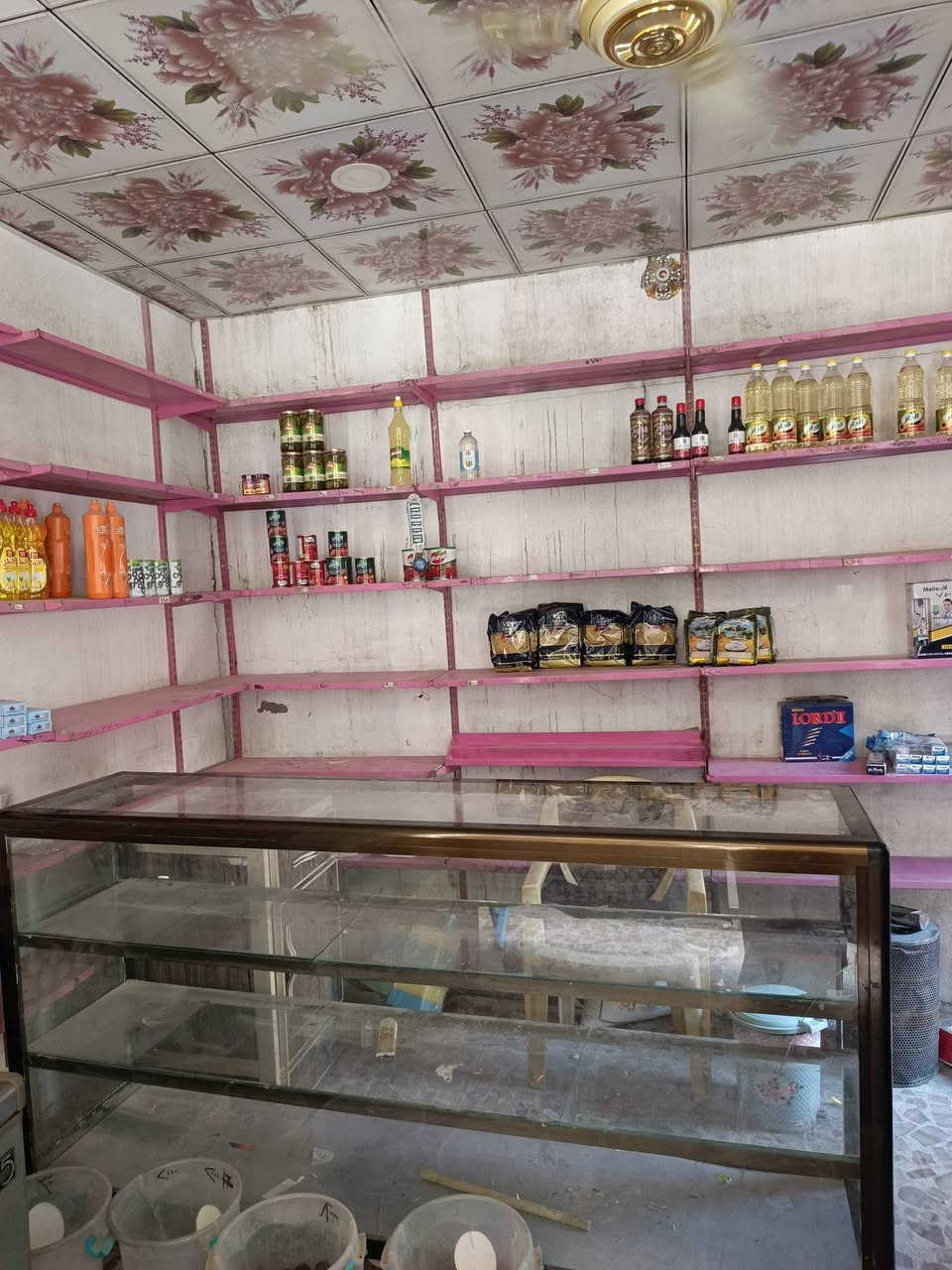 كامل ملحقات محل الاسواق للبيع نضيفه ومابيها اي ضرر
للاستفسار اتصل على الرقم***********
