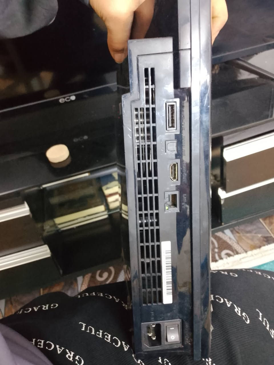 السلام عليكم بلي 3 فات
مستخدم شي قليل نضافه 90 الجاهز كامل ملحقات 
جوستك 2
وايرات توصيل 2 
هارد خارجي 
الجهاز تجي بي 20 لعبه 
السعر 120 بي مجال بسيط 
مكاني بغداد مشتل لتواصل واتساب ***********
