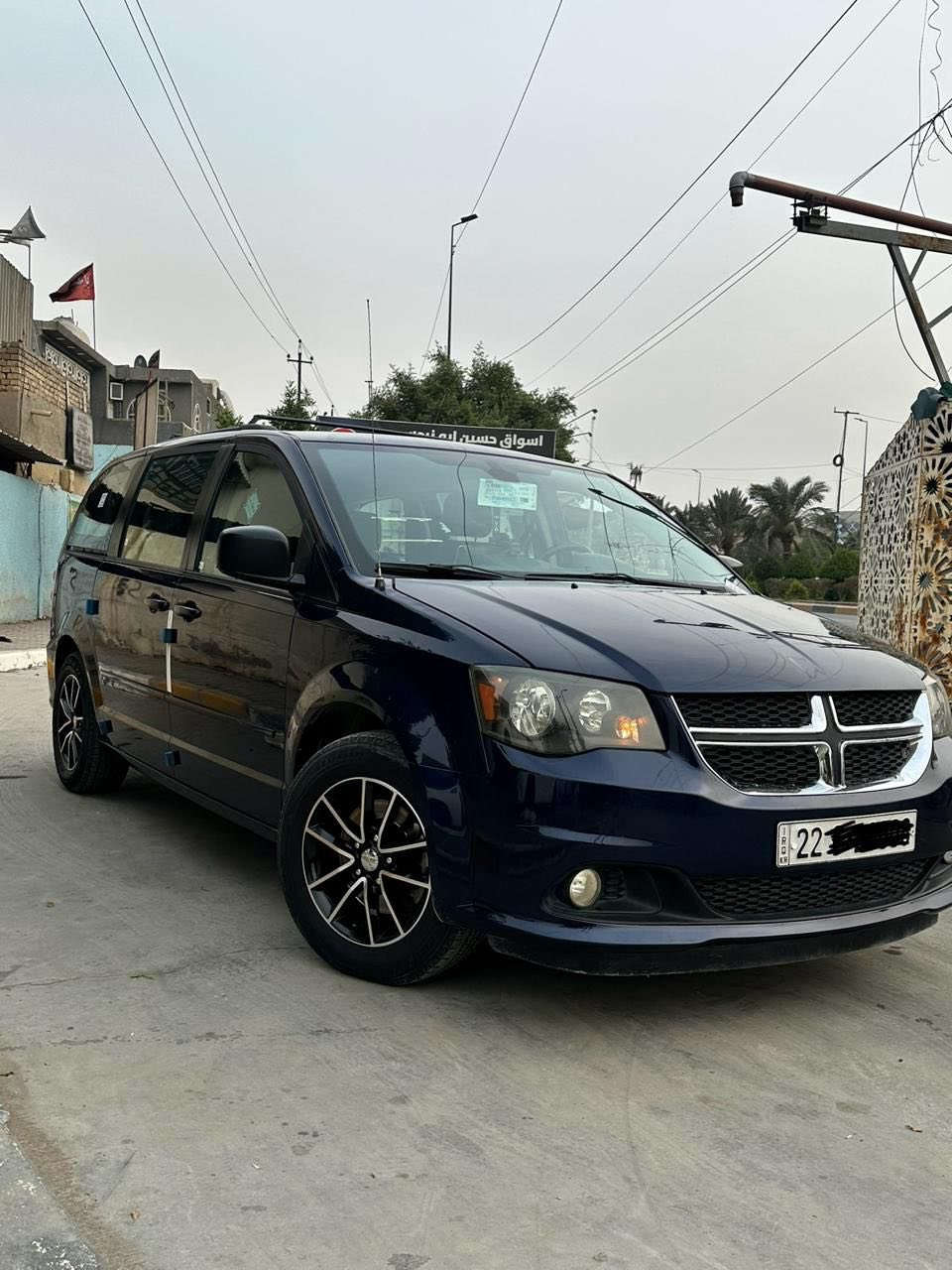 السلام عليكم
دوج كرفان           موديل 2017 
رقم / أربيل باسمي
تحكم ستيرن جهتين 
شاشه 
كامره خلفيه 
كشنات بلع 
مانع انزلاق 
تبريد 3 قطع
جام 6 كهرباء  
ابواب ميكانيك
جنطه ميكانيك 
7 راكب كشنات منفصل 
محرك وكير مكفول 
محرك 3600 (6V)
الشاصي ولغود مكفولات 
حادث / جاملغ تبديل
 ربع البنيد بارد   
العنوان / بغداد 
للاستفسار/ المراسله على الخاص
الرقم /***********. السعر 155
