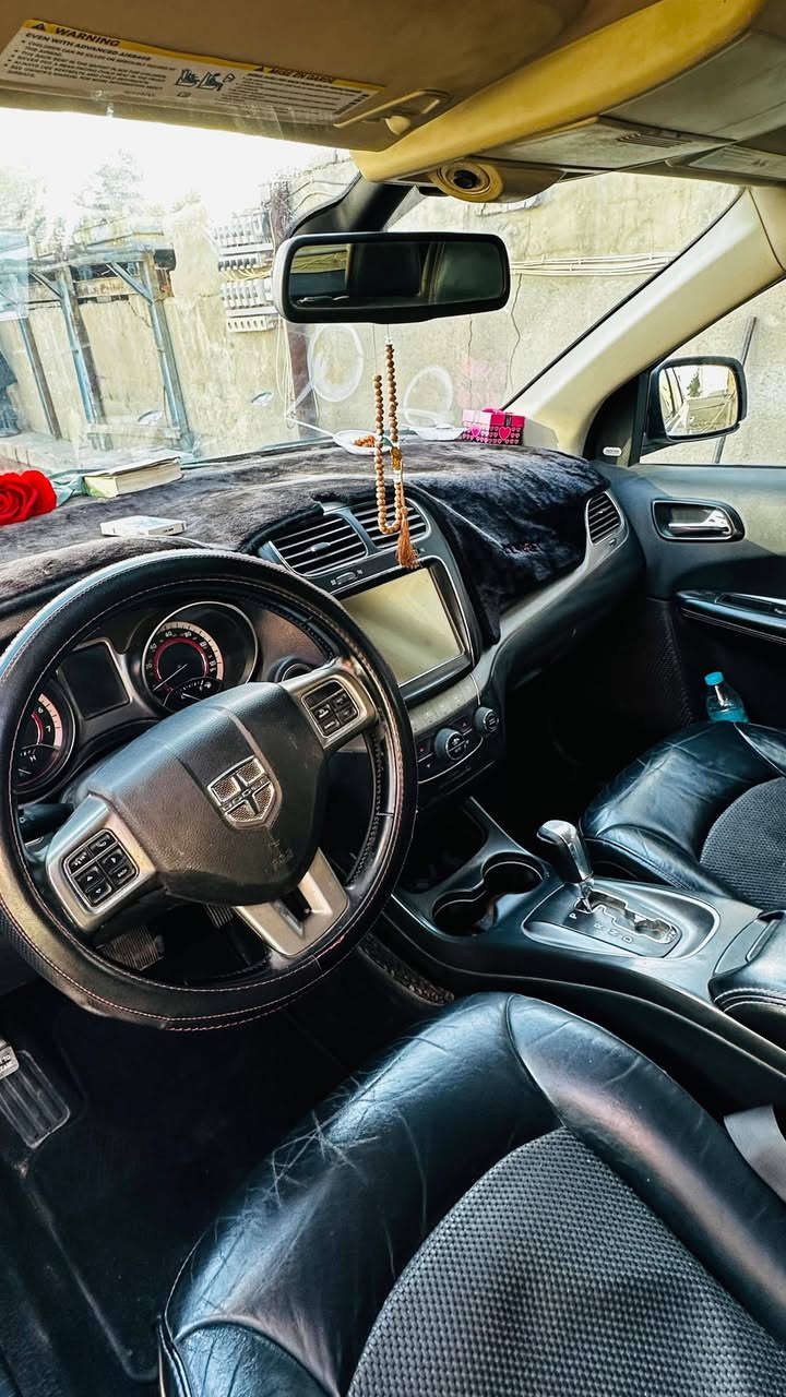 السلام عليكم دوج جورني 2019 فول ماعدا الفتحه 4 سلندر السياره 7 راكب و3 قطع تبريد السياره  كروز رود بيها باب الصدر هنا بالعراق نضرب وتبدل وبامريكا جاملغ اليم الصدر والبنيد السياره جاهزه من كلشي كير حداديه محرك توني شاده جديد مكان السياره البصره منطقة حي بغداد قليل للشراي رجائاً مو شراي لاتدخل خاص الرقم خط و واتساب ***********
