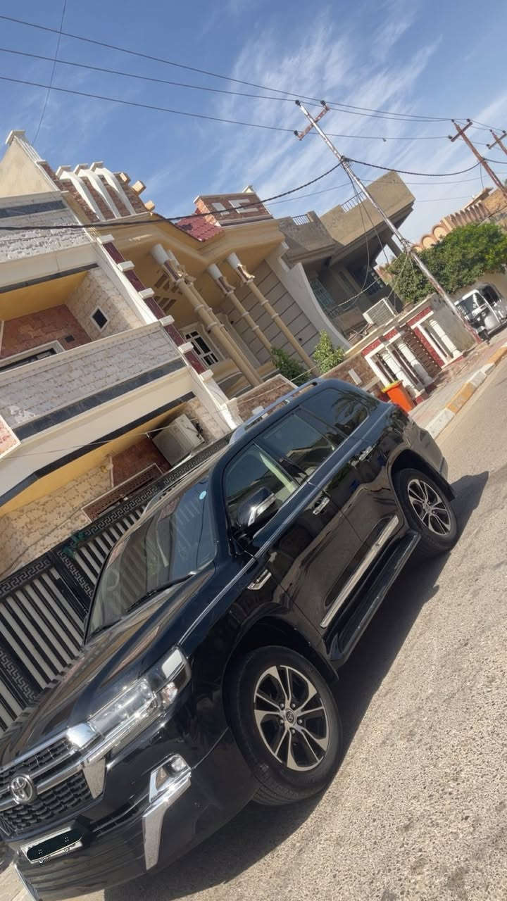 لاندكروز Gx.R 2021 كراند تورنيك شركه ساز
رقم اربيل ب اسمي تحويل ثاني يوم
ماشيه 52 الف كيلو متر حقيقي شرط الفحص
السياره كفاله عامه من الصبغ والبارد والتبديل
بدون شخط او رصعه او رمل حتى دعاميات

كشن ٣ طكات
٣ شاشات
جنطه كهرباء
مواصفات الساز معروفه
مكان السياره ديالى بعقوبة
***********
