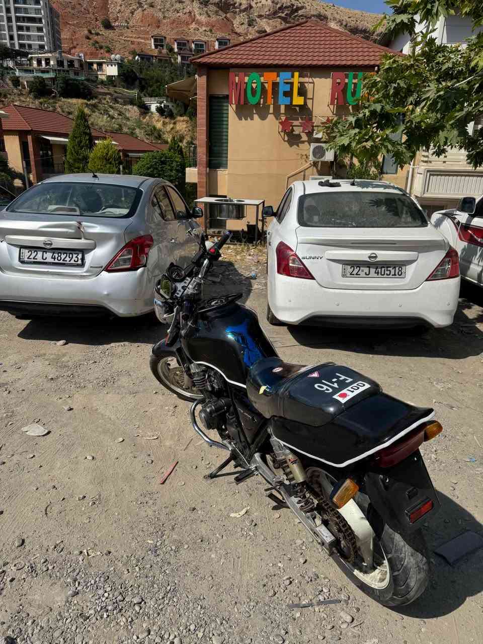 CB400 بۆ فڕۆشتن *********** گیر مەکینە بێئەیبە بەشی خوارەوەی کەبسە بەشی سەرەوەی کرایتەوە بەس عەیار فرێسی دراوە نمونەیە لە جوانی سەعریشی ١٢ وەرەقە مەجالەچی برایانەی تێدایە شقلاوة, أربيل
