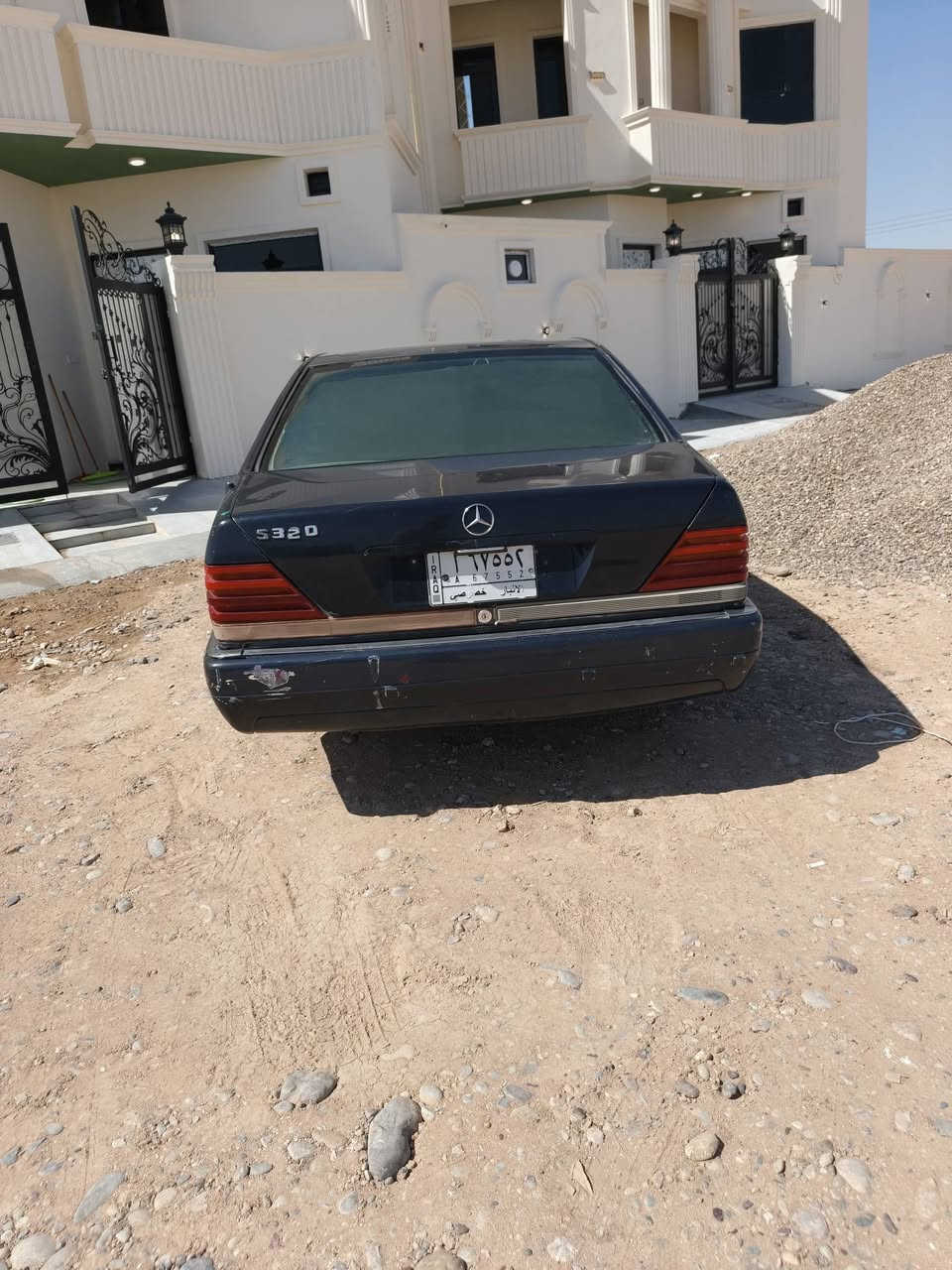 السلام عليكم شبح للبيع موديل 91
محرك وكير جديد مال گصه 
سيارة صبغ بلادي بيها بس قطعه 
رقم أنبار راعيها موجود وعندي وكاله بيها 
السعر ٥٧ وبيها مجال بسيط للشراي 
***********
