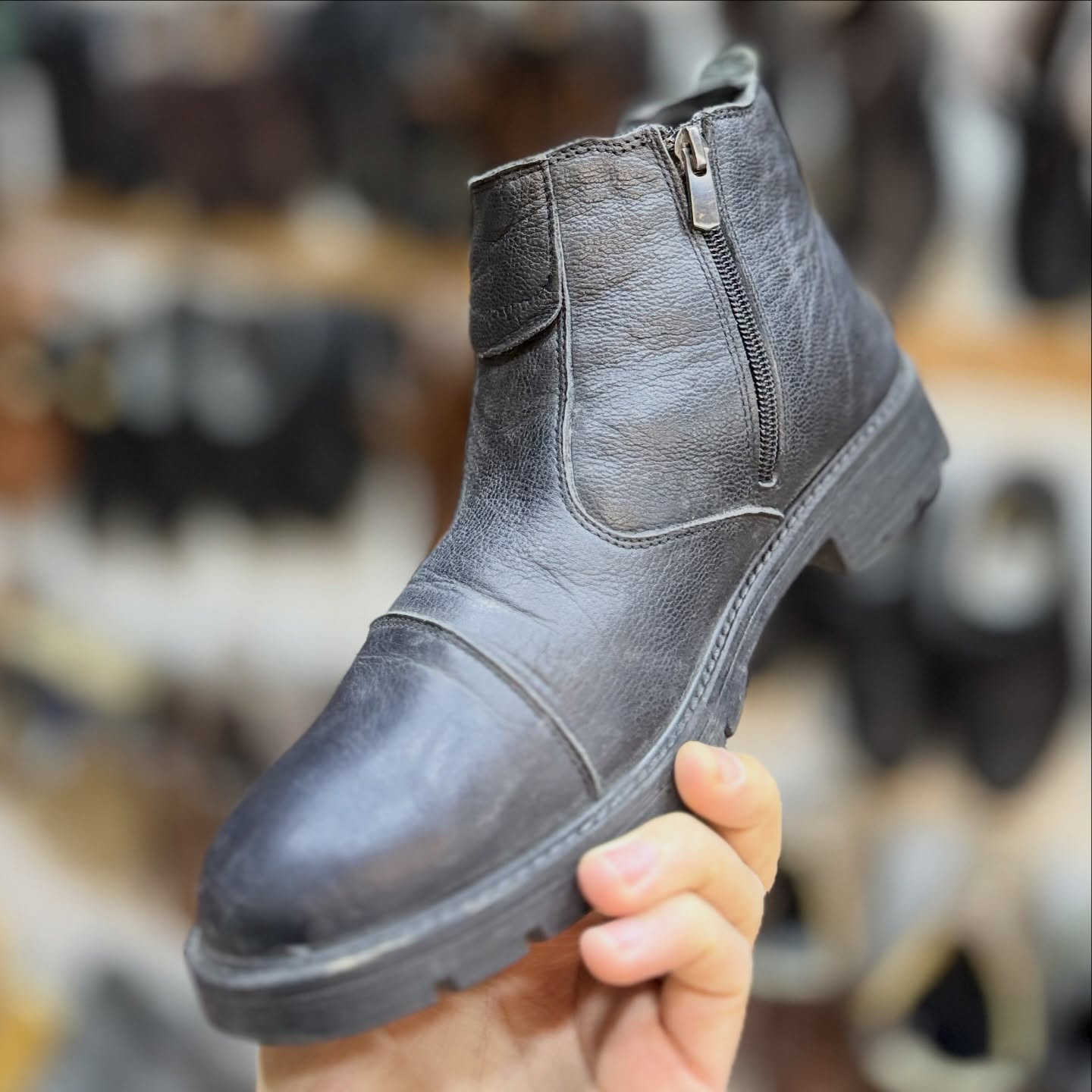 إذا تدور بوت هيبة للعيد… هذا لازم تشوفه 🔥

بوت جلد طبيعي
ستايل قوي ومرتب ويليق ويه الجينز أو الملابس الشتوية 👌

⭐ جلد طبيعي
📏 القياس: 40
📦 الحالة: باله نظيف
⚠️ قطعة وحدة فقط

يعني اللي يلحقه ياخذه قبل العيد 😉

الحجز خاص 📩
وتوصيل متوفر لكل المحافظات 🚚

#بوت_رجالي
#احذية_رجالي
#احذية_العيد
#جلد_طبيعي
#كركوك
توصيل_العراق
ستايل_رجالي


**إذا كنت صاحب هذا الإعلان وتريد حذفه لأي سبب، رجاءا أرسل رسالة إلى الدعم الفني**