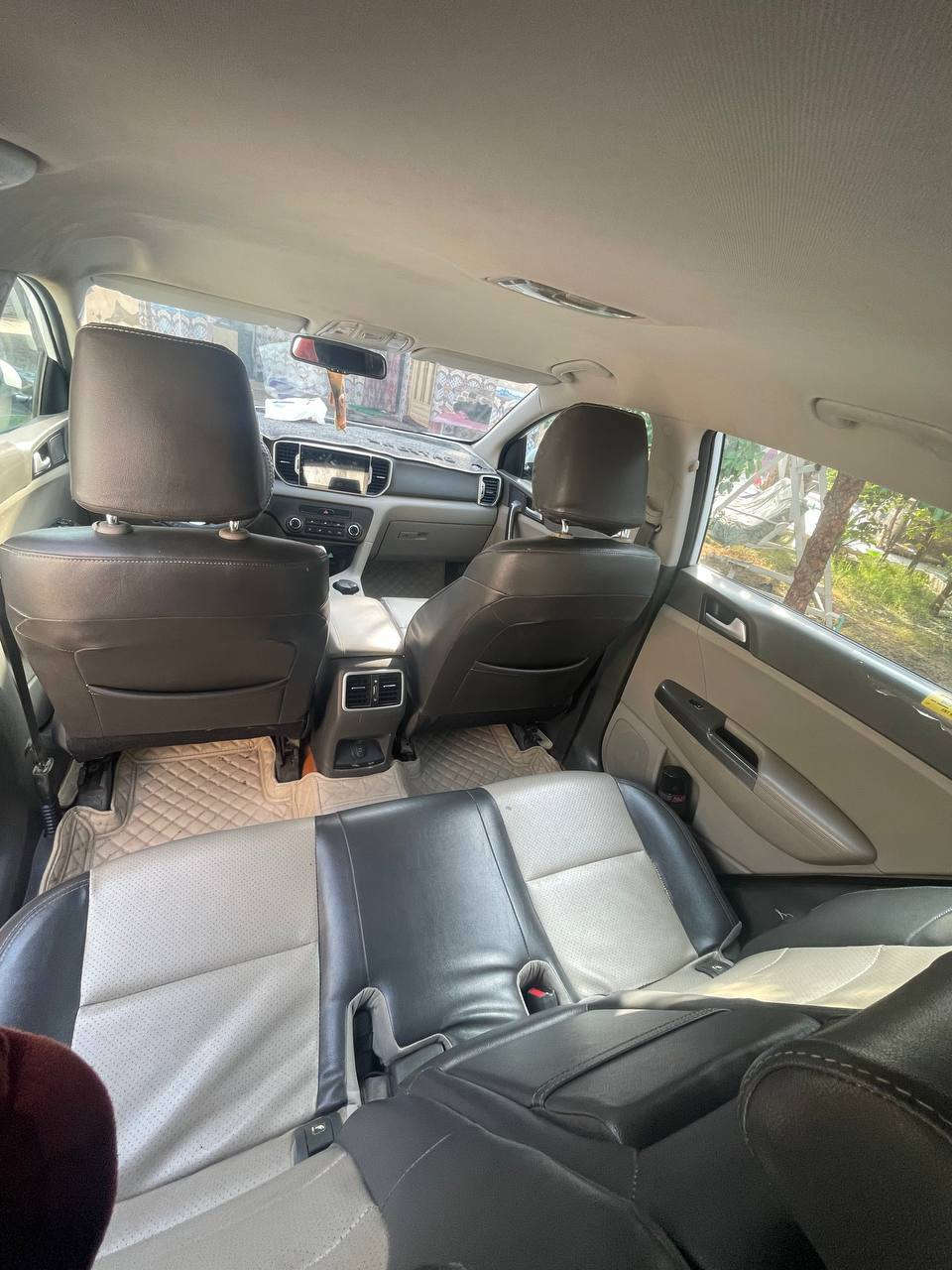 سلام عليكم 
كيا سبورتج ٢٠١٧ للبيع 
رقم بغداد 
جاهزه سياره تختم تاير و  حداده و باتري جديد
ماشيه ١٢٠ الف كيلو
مكان سياره ميسان كصيبه الاولى 
سياره شاشه و كراسي كهرباء
و كشنات جلد و كامره خلفيه
زراكات لايت و لايت زنون 
قطعتين تبريد 
السعر ١٩٥ و بيه مجال 
للاستفسار الاتصال او واتساب على الرقم ‏‪0770 576 8821‬‏
 مكلف بالنشر
