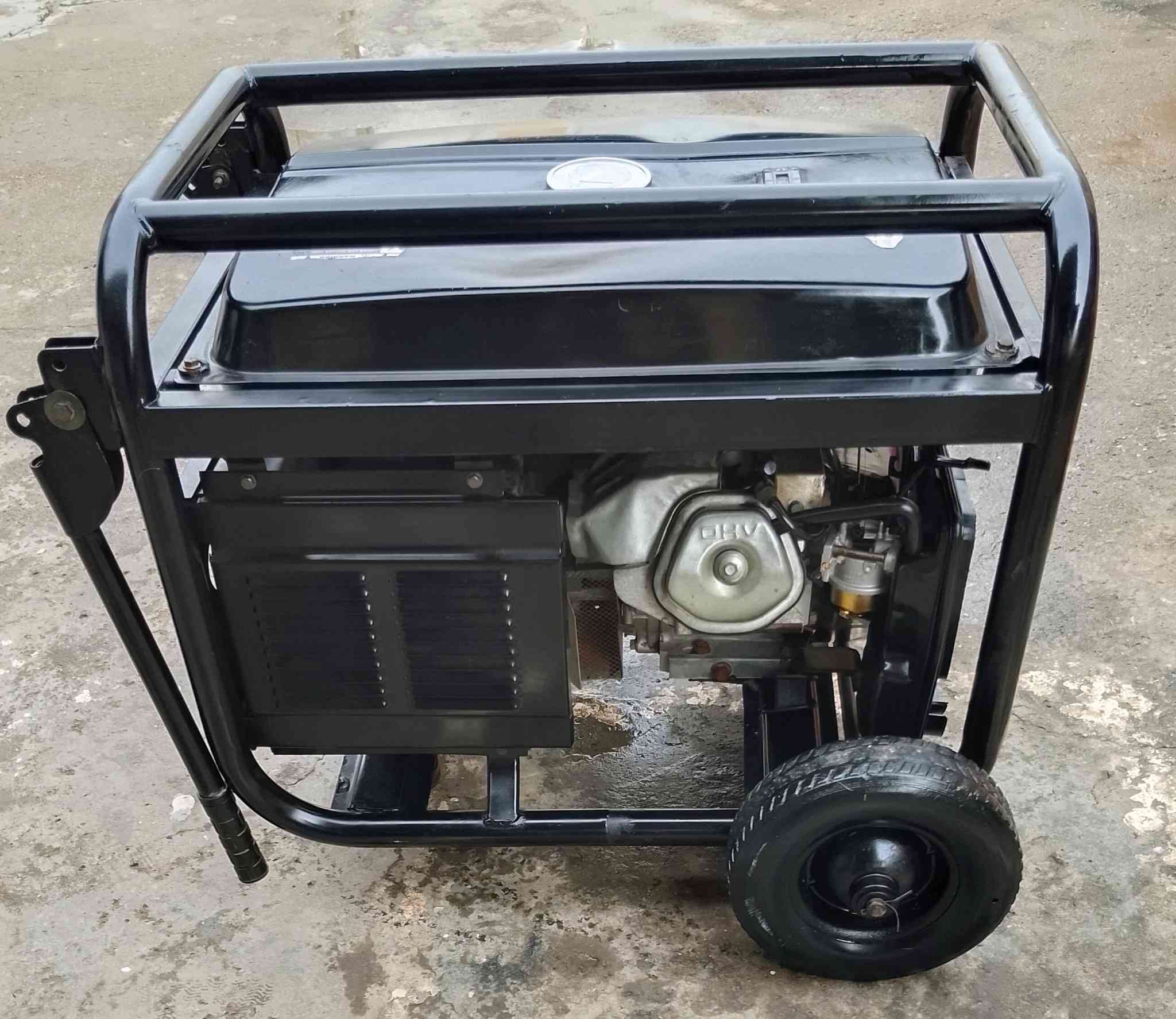 السلام عليكم مولد بنزين استرا كوري باب اول 5 كيفي 23 امبير سعرها 350 سلف وحبل شغال ملف نحاس مولد نظيفه ما دخلت تصليح على لفحص اقتصاديه بالصرف لتر واحد بالساعه بنزين☎️ الهاتف *********** بي واتساب شراي اتصل مكاني بغداد قرب مجمع بسمايه يوجد خدمه توصيل داخل بغداد فقط
