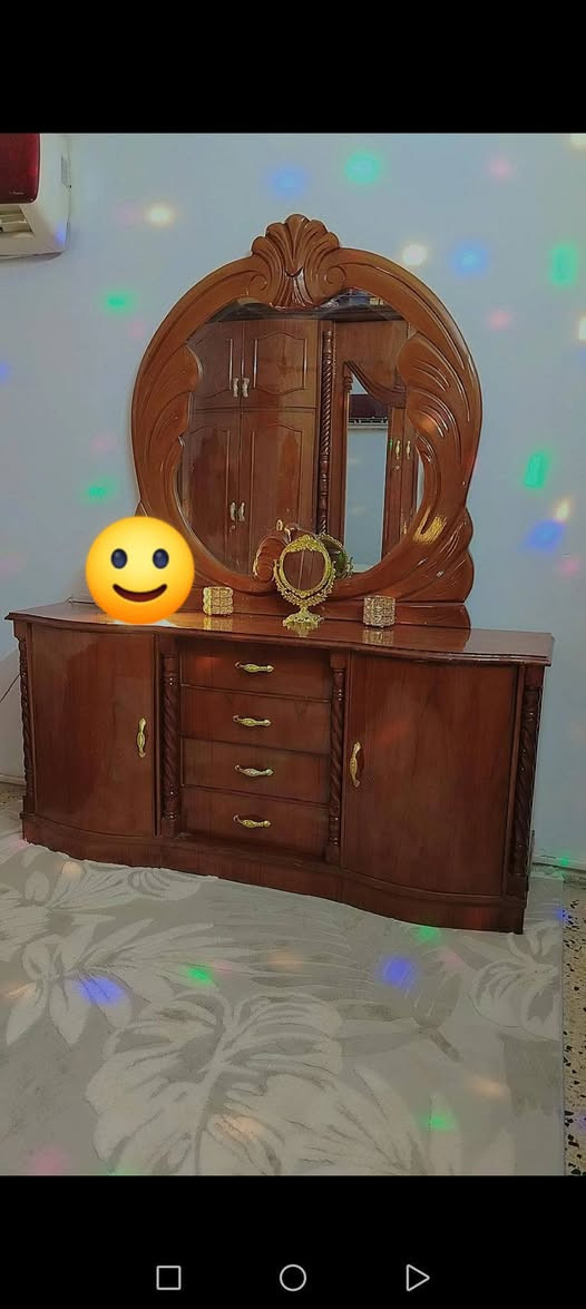 غرفه نوم للبيع اخشاب نضيفه كلش استعمال كلش قليل صار شهرين من اخذتها
كنتور 6ابواب وملحق🌺
زاويه بابين 🌺
ميز مرايه 🌺
وسرير حته صوميه جديده كلش 🌺
رايدتها ب ( بمليون وربع)  وبيها مجال🙂
للاتصال (***********)📞
