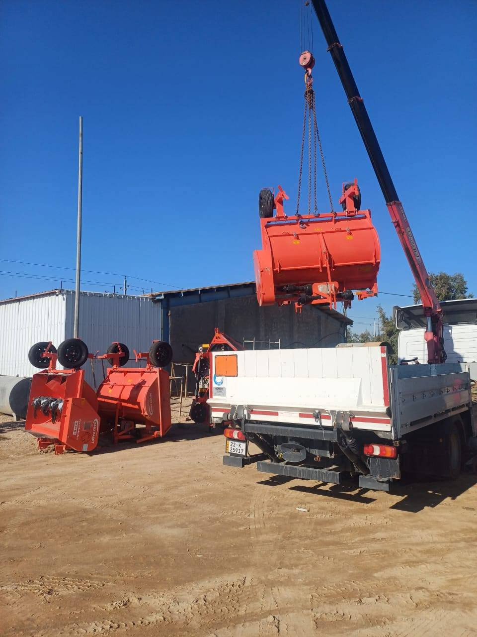 على بركة الله  تم وصول   قالعات بطاطا  خط واحد  والخطين   ومور قص سيقان  من شركة  سبزدشت الاصلية✅️ اصفهان  للاستفسار اكثر اتصل على الارقام التالية ***********/***********
كربلاء/ طريق كربلاء -نجف عمود ٧٨٥
