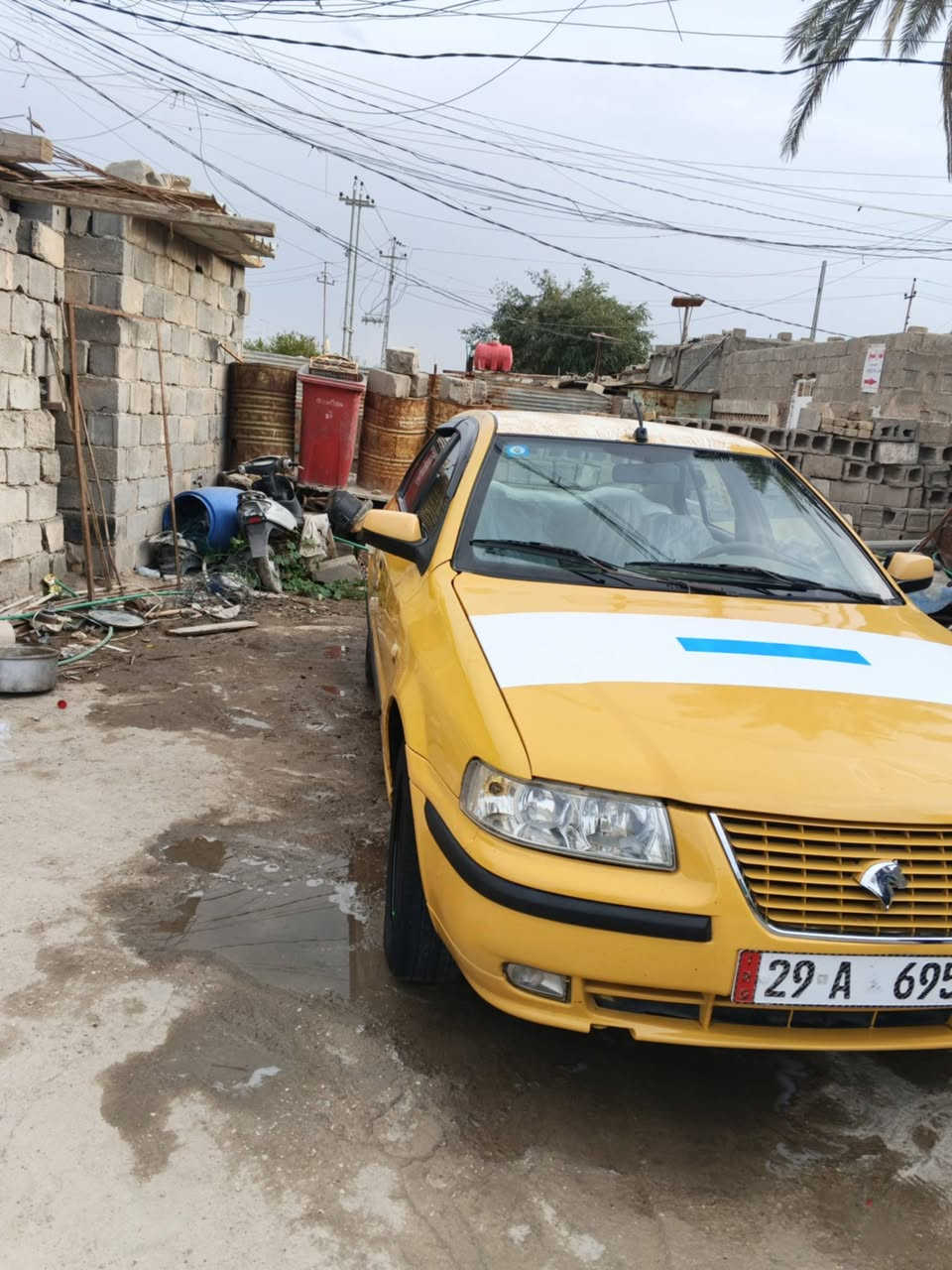 السلام عليكم سمند جاهزه ع اخر حبه فقط تبريد منقص غاز والباقي كلشي شغال تخم تاير جدد كير ومكينه كفاله السياره جاهزه  خياسات مابيه قطره سياره حيل متعوب عليها    من الاخير ترايك وين ميعجبك مصفره هيئه وغرامات رقم  واسط انكليزي تحويل ثاني يوم السعر   ٣٣  قفل 
مكاني واسط الكريميه 

الرقم *********** 

وبيه وتساب هم
