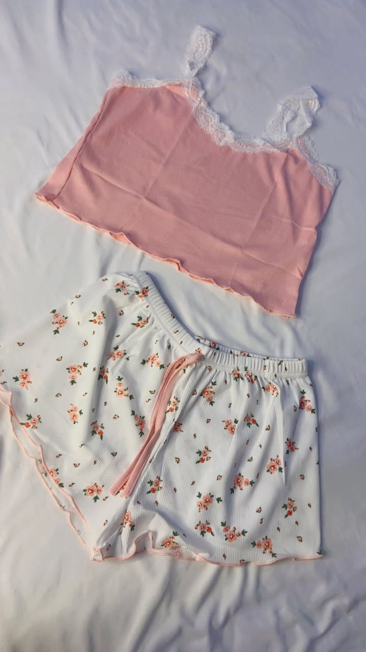 شلعه 12 قطعه
3 تراكات قطني 
3تراكات فانيله 
و3 تراكات كيمونه 
و3 سلابر خوص 
سعر الشلعه 65


**إذا كنت صاحب هذا الإعلان وتريد حذفه لأي سبب، رجاءا أرسل رسالة إلى الدعم الفني**