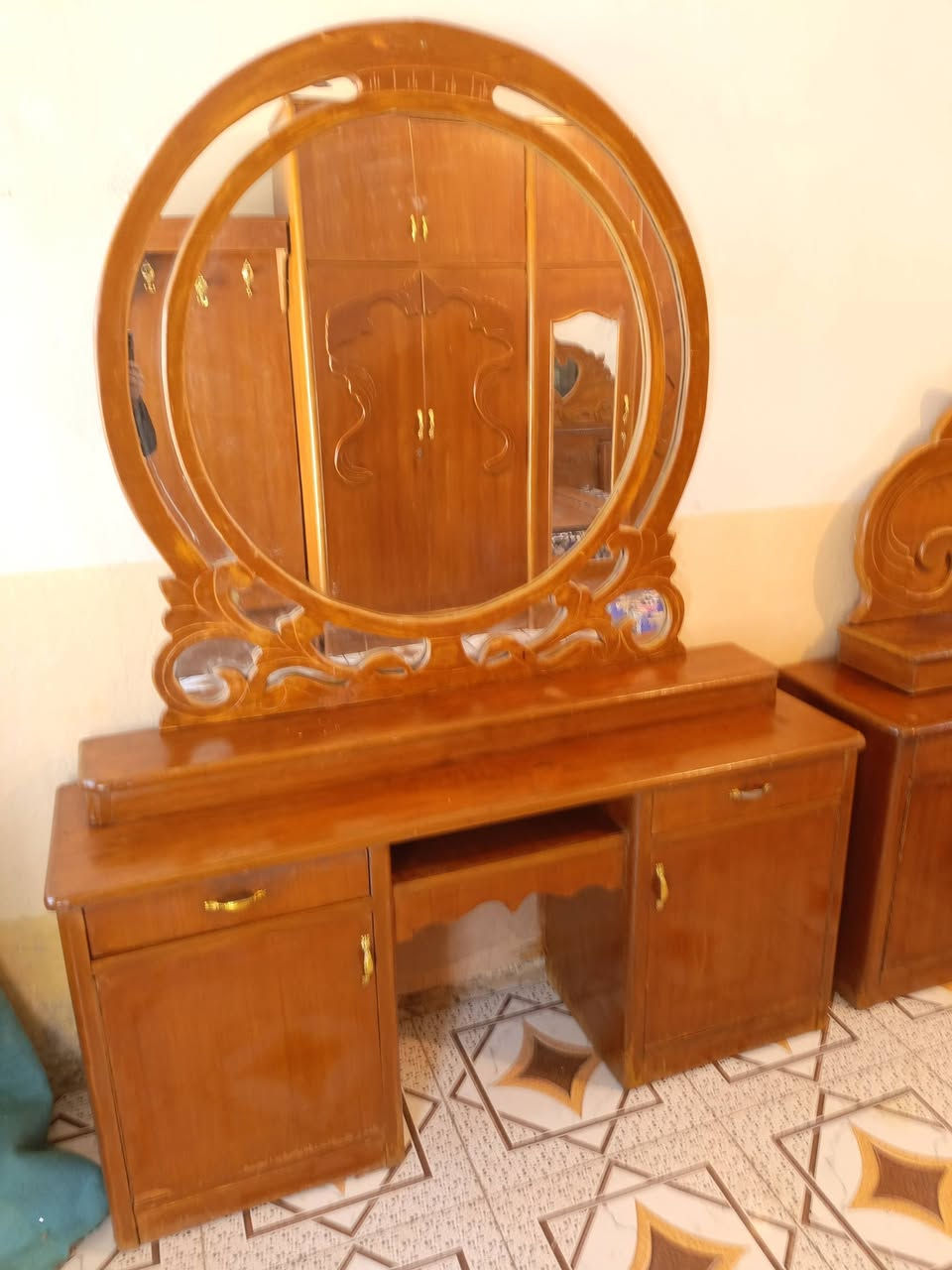 غرفه مستعمل 5 ابواب طابقين تسكام
لظهر جرجوبه براغي كله صاج حته رفوف نضيفه وجاهزه 

***********
