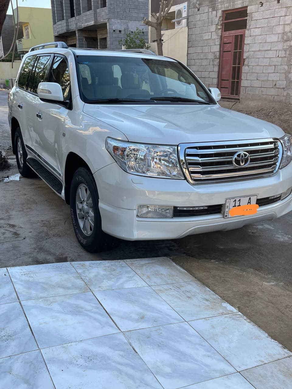 لاندكروز 2011 ستينيه فول مواصفات 1عل 1 GXR مكفوله كفاله عامه مكينه 6 سلندر مكينه كير صدر مكفوله ماشيه 97Km سيارة جديده وخير من الله سعره 320 وبيه مجال للاتصال ***********
