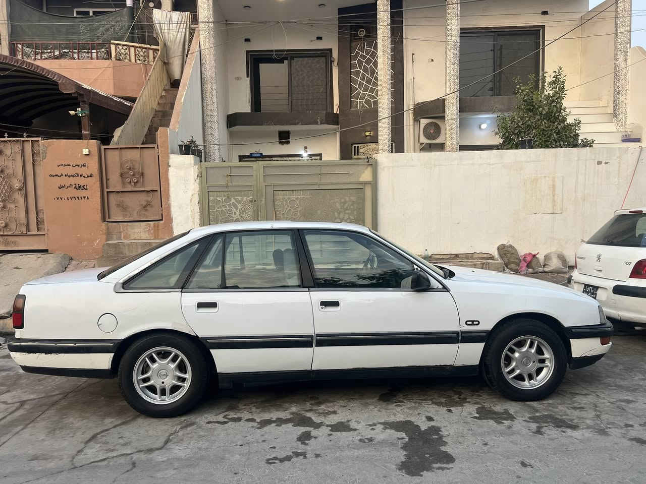 السلام عليكم
اوبل سيناتور للبيع _مديل91_محرك 30 كير عادي _رقم جديد_سنويه جديده_تايرات + ويل جديد_كير ومحرك بشرط _عربانه خلفيه جديده _ دوشمه داخل جديده _ سلايت _ بدون ضربه _ تدفئه السياره كامله اي نقص مابيها تجي تاخذ ترايك للبصره 
للتواصل ***********
العنوان : كركوك
بيع فقط بدون مراوس
