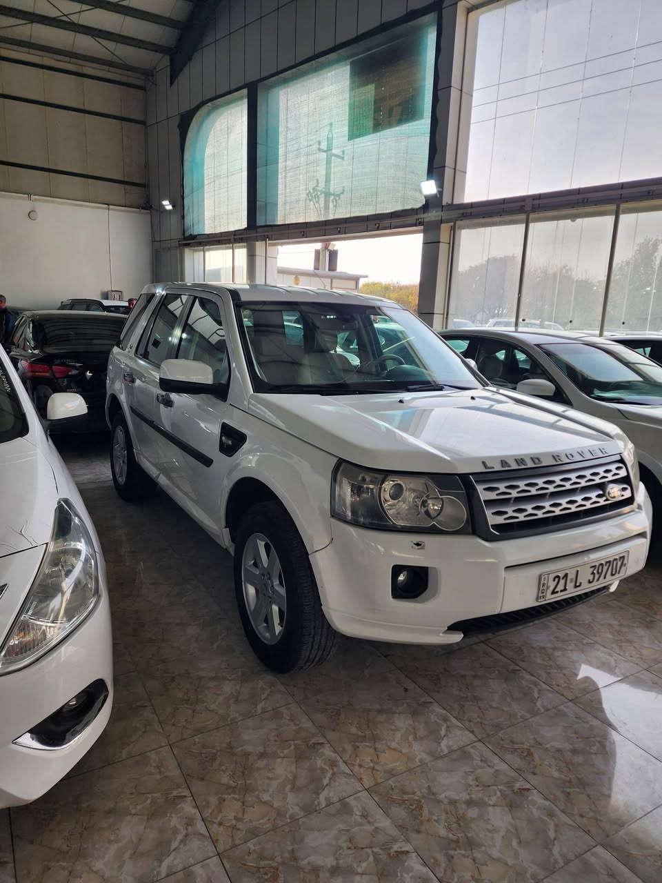 عنوان كلار ***********
لاندروفر موديل ٢٠١٢ شريكةي نيفا ٦ بستون 
نيو جاملغي بوياغة بي ناوكردن بي مصرف 
تاخم تايةي تازة سنوي تازةية تا ٢٩ 
سعر ٩٠ كلا و معملة

