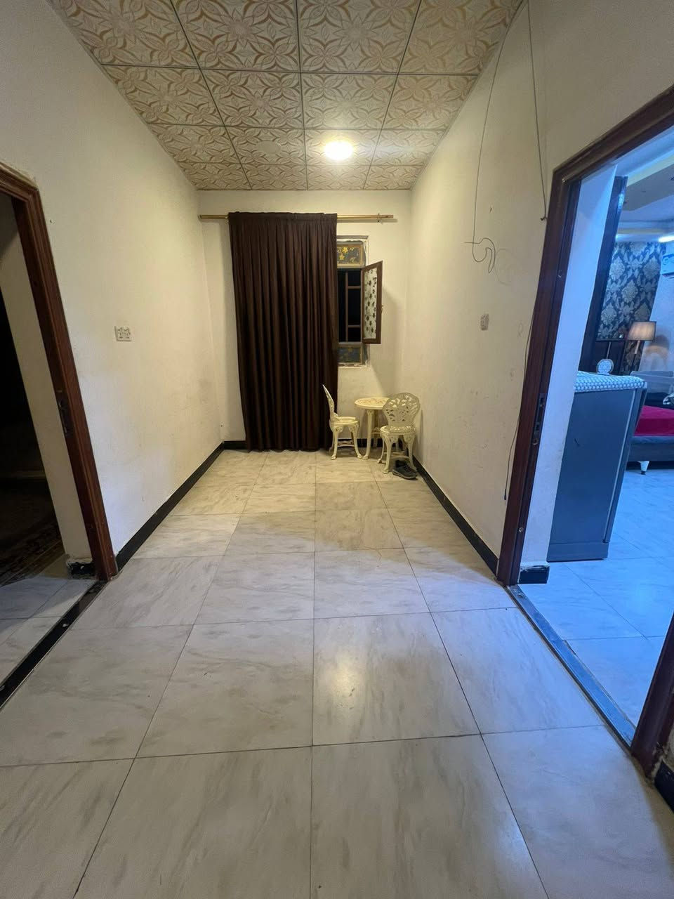 سلام عليكم بيت للبيع في المشراق القديم مساحته البيت 260 م معه مشتمل معزول   يتكون البيت طابقين بناع سنه 2020 وقف سني مسجل بسمي يتكون الطابق الأول من غرفتين وصاله كبيره جدآ ومطبخ وصيات ويتكون الطابق الثاني من 3 غرف وصاله وصحيات معه مخزن سعر البيت / 160 وبي مجال رقم الهاتف /***********
