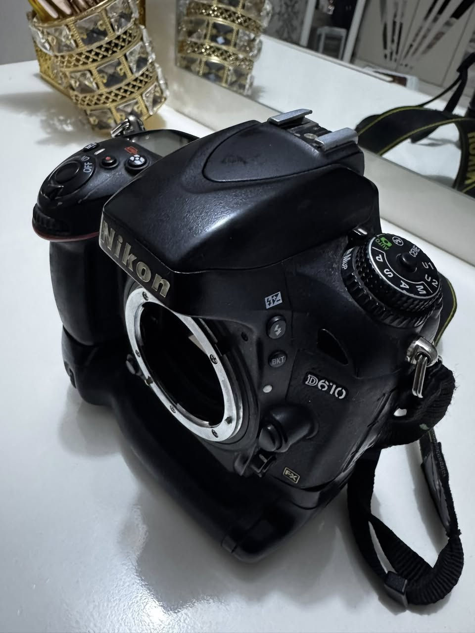 كامره نيكون 610للبيع غنيه عن تعريف  قيم واخذ  حلوه ونضيفه مكاني حله ابوغرق ‭٠٧٧٢ ٩٦٢ ٧٨٦٠‬
