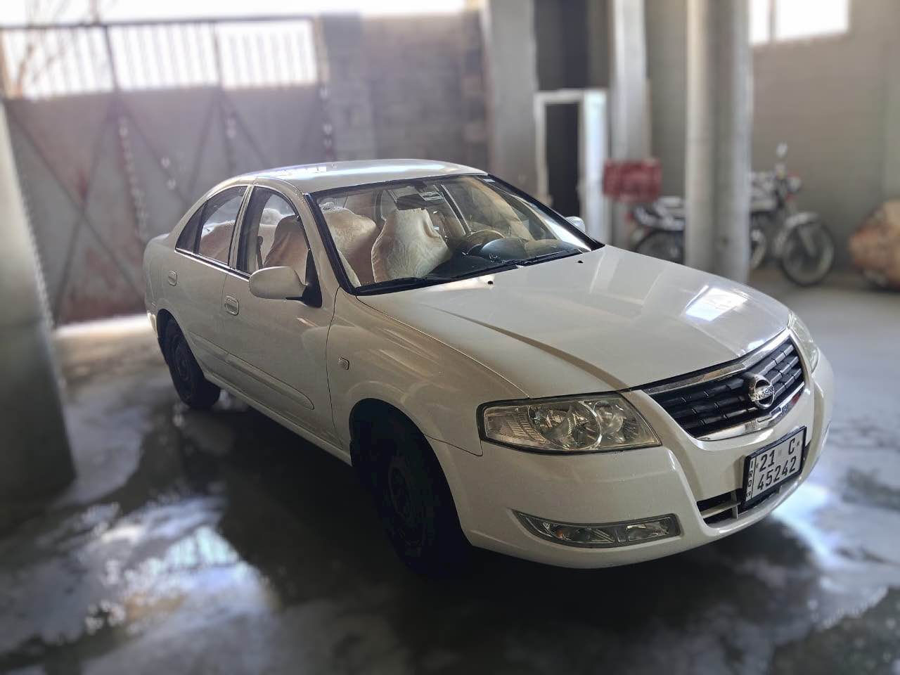 نيسان سەنی ٢٠١٠ كۆری
گێڕ  ‌ئۆتۆماتیك
سەنەوی بەناوی خۆمەوەیە و تا  ٢٠٢٧ بەسەرناچێت
 ناوزەردو دوو جام کارەبایی بۆیاغی نیە تەنها چەمەلاغێكی دواوەی تۆزە ساردیەكی  هەیە  
سعری ٩٩ گە ڵا و کە مێک مە جال
***********
شوێن / قەڵادزێ بشدار, السليمانية
