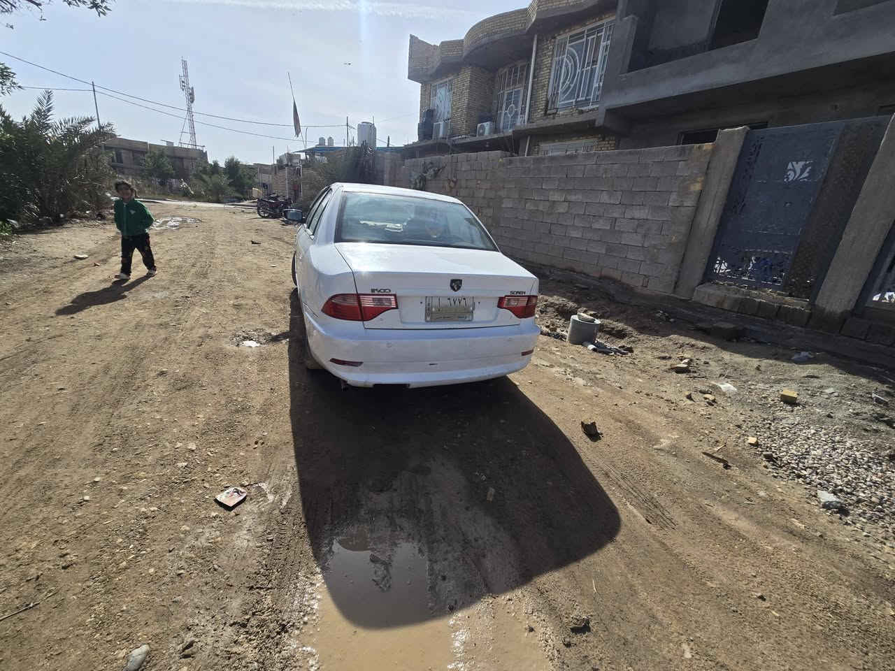 سمند سورن رقم واسط 2011 بسمي
خياسات الي موضحه بالصوره الجامات الخلفيه ما ينزلن بيه قطع  بالوايرات لو الفيش ابيعها على وضعيتها
الاتصال بالرقم
***********
