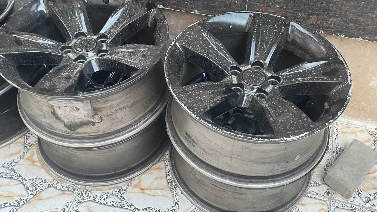 ال18 واحد منهن بي لحيم زرف مو كسر
وال20 مكفول مابي شي
***********
السعر بس دزلي رساله وادزلك سعر البصرة, العراق
