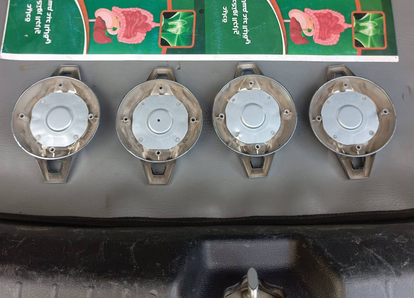 السلام عليكم 

للبيع الشاخات تخم جدد ☘️ علي الحداد 

ب 100 قفله 👍.  مكاني البلديات شارع 30 

*********** ☎️
