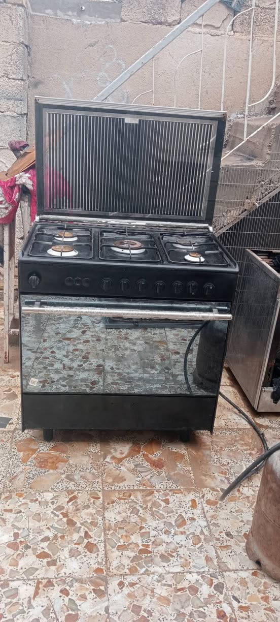 طباخ اوربي باله بسعر 120 وبيه مجال بسيط اليريده يراسلني اويتصل ويدلل مكاني الاحرار الخضاره اتصل وتدلل ***********
