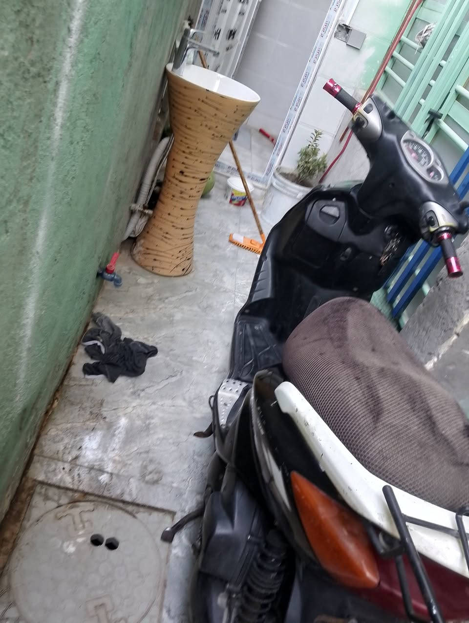 سكنس  دراجه حلوه ونضيفة مثل مشوف عينك هندر واحد تشتغل سويج نفس الشي كلشي بيها نضيف اروح بيها للمدرس  مابيها اي شي دراجه حلو ونكره رايدها 500
عندي شحن واريد ابيع هاي 
مدينة الصدر 
***********
واتساب هم موجود
