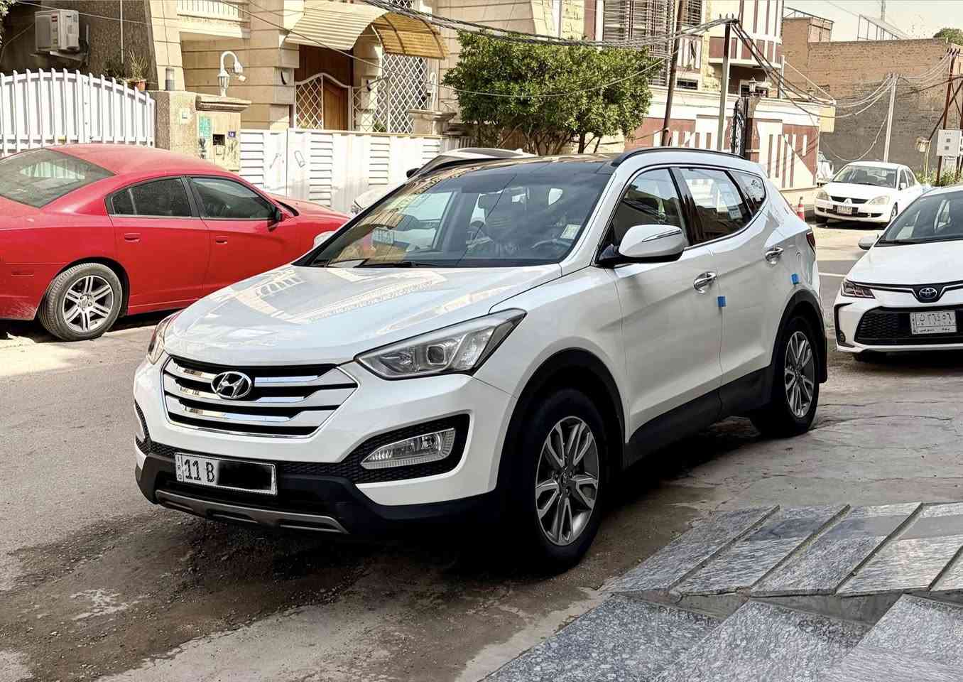 هونداي سنتافيا ( ٢٠١٣ ) خليجية رقم بغداد الدولي الجديد ( بأسمي) هزة جديدة وسنوية جديدة . ماشية ( ٨٧ ) ألف كم مكفولة من الضربة والصبغ حتئ الدعاميات مابيهن صبغ فقط بارد قليل .  السيارة ٧ راكب  / ٣ قطع تبريد  / داخل جلد بلادي قرميدي  / بانوراما   . محرك ٤ سلندر لاصرف ولا تبخير وتخم تاير نكسن وتبريدها ثلج وكهربائيات جاهزة وعدتهاكاملة وسويجات ريمونت عدد ( ٢ )  . أخواني السيارة أستلام علئ أيدنا من الشركة وحاليا جاهزة بدون أي نقص وللتواصل ( *********** ) وعنواني بغداد - الكرادة  .
