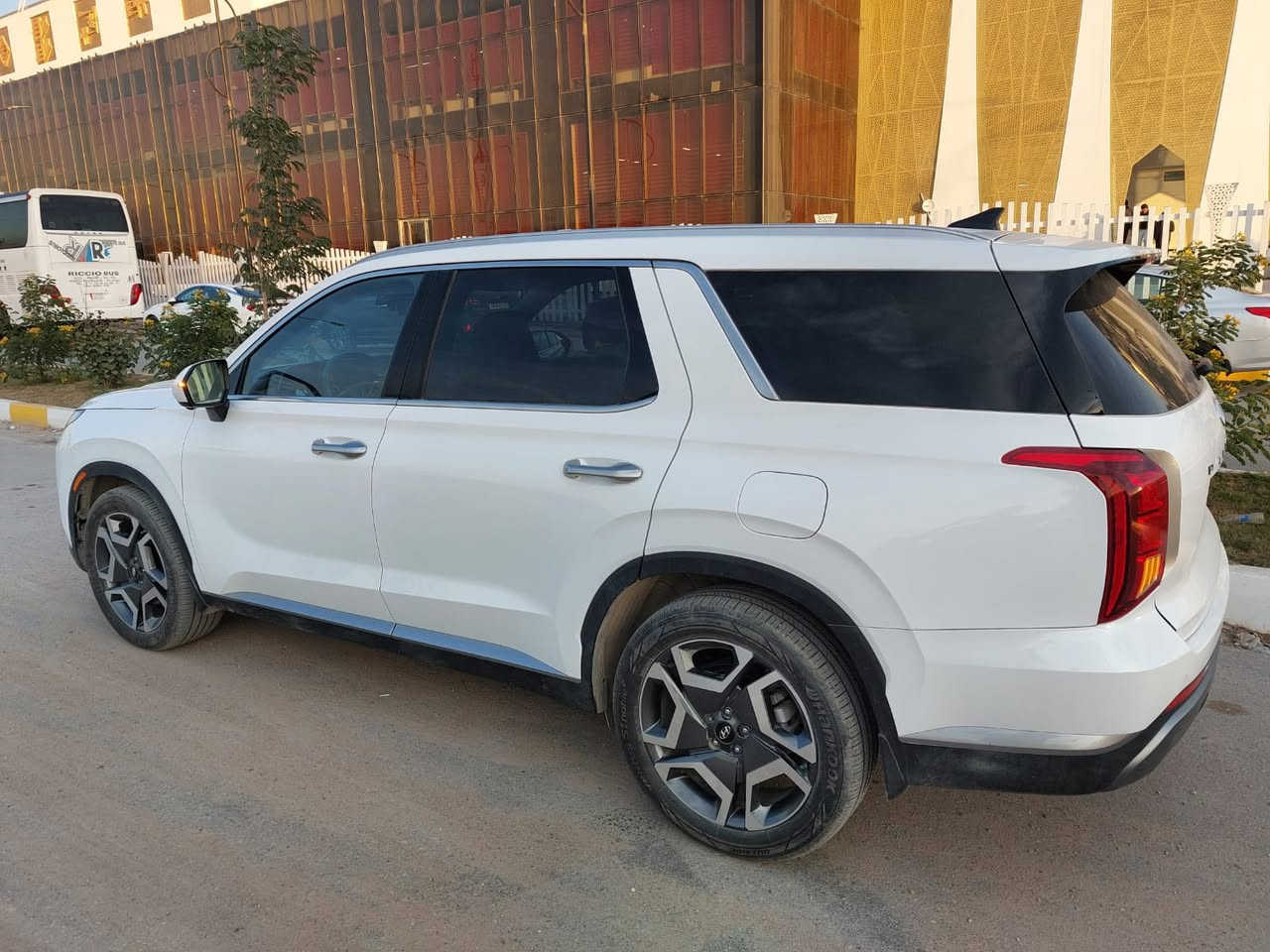 بلسايد وارد امريكي موديل 2025  رقم فحص 
تقرير مياه أمطار 
زيرو ماشية 2700 كيلو قابل للزيادة 
فئة SEL بريميوم 
دواخل جلد 
5 كاميرات
فتحة سقف واحدة 
ومواصفات أخرى  
السعر 260 $
تترقم جميع المحافظات
مكانها ناصرية 
رقم صاحب السيارة
***********
