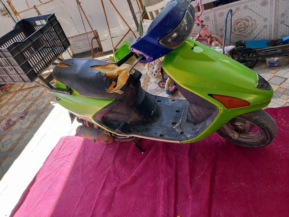 دراجه فراشه نثيه شغاله بيهه صوت كزوز اضن كعكه دراجه مال مسواك شغل واطلع ما توكفك بشارع كابريته بلاديه تايرات جدد بريكات شغاله عينه شغاله لايت شغال سعر ١٥٠  كوم حديد مكان شط العرب جزيره جويمه *********** شراي بخدمته 
*********** البصرة, العراق
