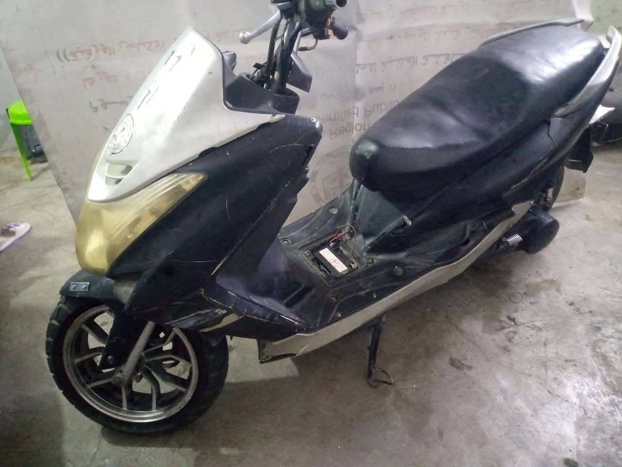 ماطور مرزي اوتوماتيك للبيع حجم محرك 150 cc سعر 300 الف ماطور شغال كامل كهربائيات واضويه شغاله  للتواصل خاص او ‏‪***********‬‏ واتساب
