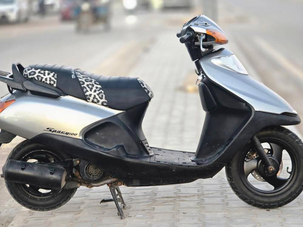 السلام عليكم سبيسي ياباني لبيع كلهة شغالة لي يريدهة ينتصل
*********** / *********** وبي خير ويدلل
