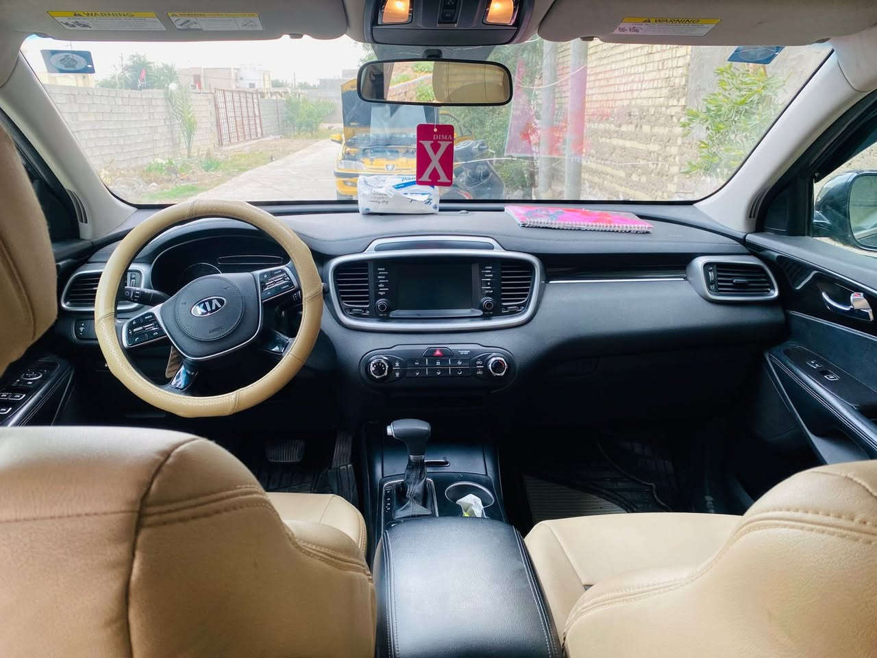 للبيع سورنتو
موديل ٢٠٢٠
وارد امريكي 
بدون حادث سرقه جاملج
ايمن فقط وباب الصدر بي صبغ
بدون ايراباك كلهن سليمات
السياره صدر جديد
اطارات جدد
ادامه كامله متصرف عليه ربع دينار
استخدام شخصي 
موصفات
شاشه + حساس
تحكمات 
يعني نص فول 
بسمي السياره
السعر ٢١٨ وبيها مجال مكانه بغداد
السيديه 
الرقم ***********
