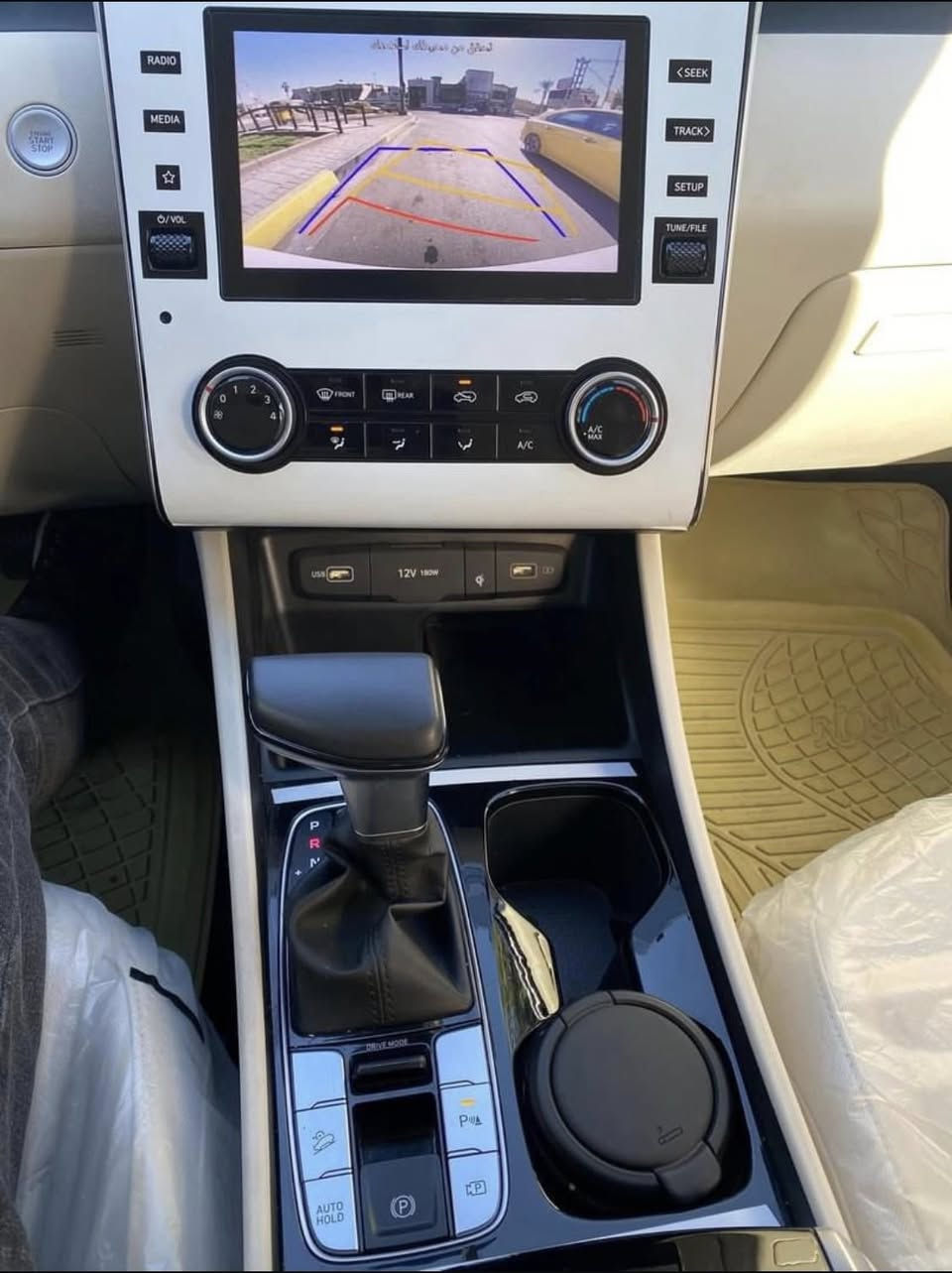 ‏🔹💥 #هيونداي توكسون2024🔹
الموصفات⬇️ + كابون 
رقم السياره شمالي ا دهوك :
ماشي 🌟.(45)
🔸 بصمة وتشغيل عن بعد
🔹 حساسات أمامية وخلفية
🔸 اوتو هولد
🔹 هاند بريك كهربائي (بصمة) 
🔸 مساعد نزول منحدرات
🔹 شحن وايرلس  
🔸 ABS
🔹 مرآه جانبية قابلة للطي
🔸 المقاعد الامامية كهربائية 
🔹شاشة 8 انج تدعم ابل كاربلي واندوريد اتو
🔸نظام تبديل القيادة سبورت و نورمل و ايكو
🔹 لايتات دوارة لانارة اقوئ في الزوايا الميتة 
الاتصال ***********
🔸كامرة خلفية دوارة 
🔹مثبت سرعة 
🔸اضائة نهارية LED
🔹ستائر خلفية متحركة
🔸ويل 18 كروم
