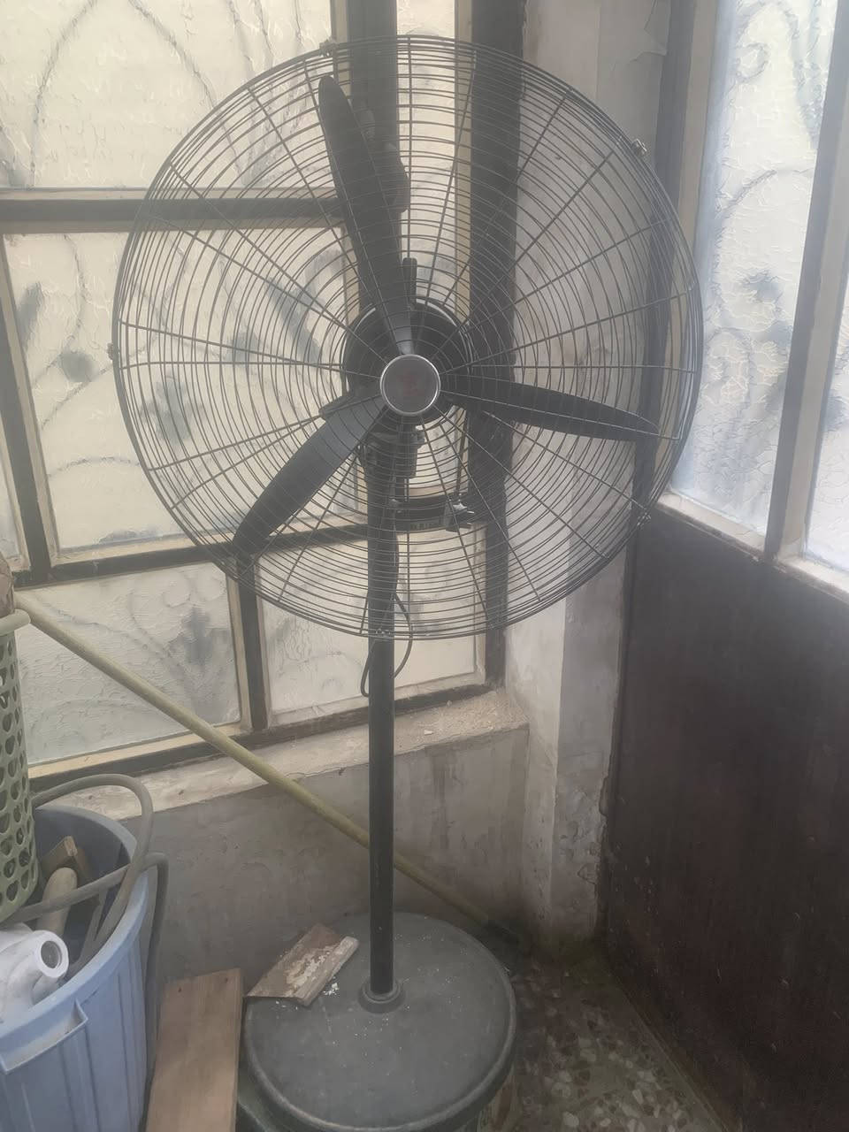 سلام عليكم عدي فارتين جانن يشتغلن ونوب طفن أعتقد الدكم ماعن نظيفات سعرهن 100وعدي بنكة كهرباء شغالة ماعرف سعرة بكاني مدين الصدر بل كيارة ***********
