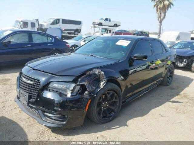 يالله
السلام عليكم 

اوباما2020اصل فول موصفات(s) 

رقم بغداد  بسمي تحويل مباشر 

كفاله عامه وارد امريكي بيها جاملغ مبدل 

ماشيه 90ميل
السياره مالت بيت 
*********** واتساب اتصال
