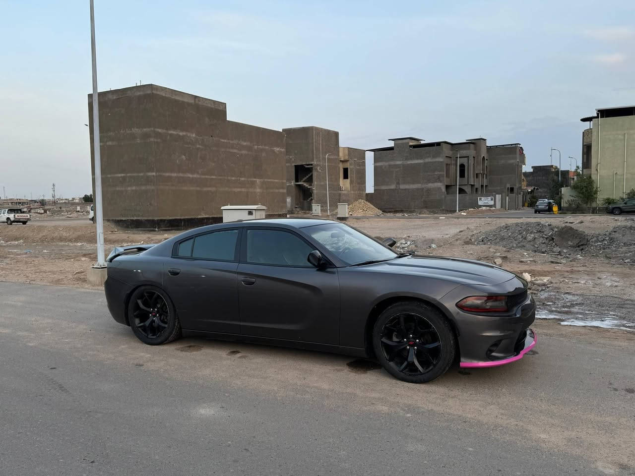 سلام عليكم جارجر موديل 2021 للبيع
جارجر موديل 2021 اصل كفالة حادث دعامية ومحدثها SRT حالياً وايرباك راجع سستم فقط شاصي ودواخل وبدي كلة كفالة من الصبغ والضربة لون فيلي رقم اربيل سنوية وهزة جديدة بأسمي محرك 3.6 السيارة فول مواصفات عدا الفتحة خزن وضعيات كشن السائق وتدفئة وتبريد مقاعد ستيرن متحرك عند الركن ومرايات تنزل بالبگ تدفئة ستيرن كشنات جلد حضن داخل اسود درگة srt عليها سبايدر كاربون فايبر وكفر بگ لايت سموك ولدات وردي سموك ولحية وردية تفاصيل السيارة احلى بهواي من الصور مابيها اي عيوب سواء كم شخط خفيف بالباب عليها ويل 20 وتخم تاير جديد وحدادية جديدة ادامة مستمرة عالمكينة والكير بنزين ودهن افضل شي شغل وروح وين ما يعجبك سيارة جاهزة  
تواصل : ***********
