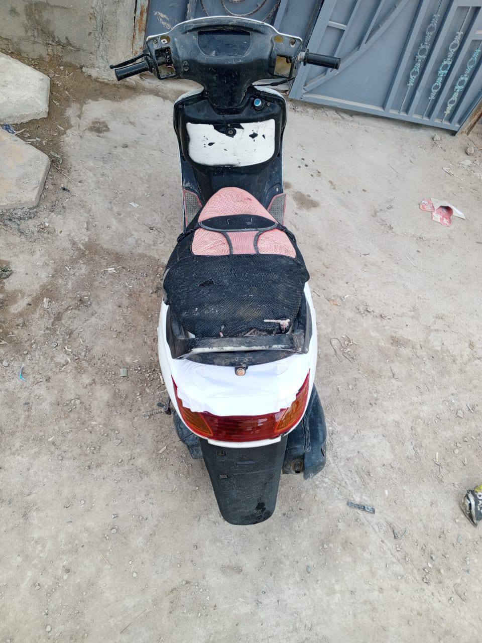 السلام عليكم سعره٢٨٠ وبيه مجال بصيط وعلي مال جناي تخبل  دراجه فراشه كرستال لون ابيض  نضيفه كلش مكينه خرسه نضافه فول كفرات لاصلي حلوات تايرات جدد مكينه  ولا تنقص ولا تذب دهن نهضه فول شك الكاع صبغ صالنصه اصلي بلك اصلي كابريته تفصيخ هستوني شاده كهربيات كله شغال بس سلف ماعرف شعوزه  بك لايت لايت امامي كله شغال  مكاني ديوانيه مركز اتصال فقط رقم راعي دراجه  ***********
