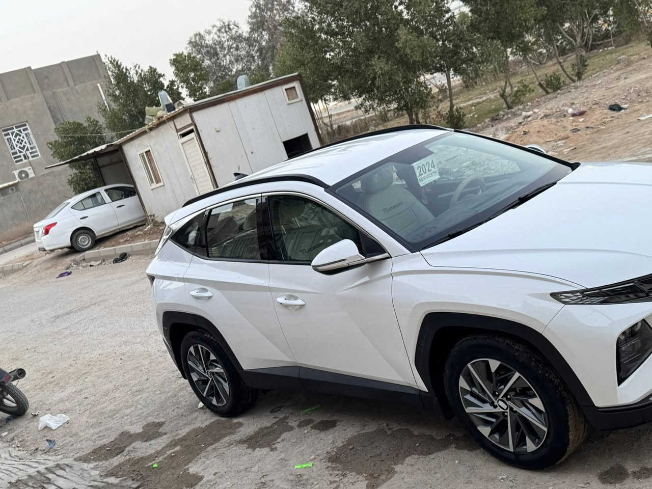 توسان ٢٠٢٤
فول مواصفات قماره حديد 
مقاعد كهرباء 
تشغيل عن بعد 
حساس امامي خلفي 
شاشه ايباد
وبعدهواي بيه مواصفات 
العنوان واسط الصويره
السعر ٢١٥وبيه مجال 
رقم الهاتف ‭٠٧٧٣ ٣٧٤ ٦٣٢٧‬
