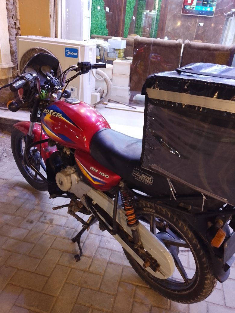 السلام عليكم خوان دراجه بوكسر مديل ٢٠ دراجه نشطه ومرتبه بس عوزها ترتيب لا اكثر ولا اقل مفتوحه مره وحده عوزها دوسات رجلين ودوسات الوره بس وحده كلوب امامي شغال وكلوب خلفي شغال اشاير عوزهن ربط ضفيرتهن موجوده ولعينه كذالك بس ربط الدراجه ااوراق تجي وتفحص ونشوف لأن أنه هم ما اعرف بيهن كللش جناي ايراني وخذتها وما اعرفلها الله يشهد علي تجي تفحص وتشوف افضل الك وسعرها مليون وميه وخمسين وبيها مجال قليل كللش بدون احراج مكاني الكزيزه   رقمي وتساب  متواجد *********** وكل الهله
