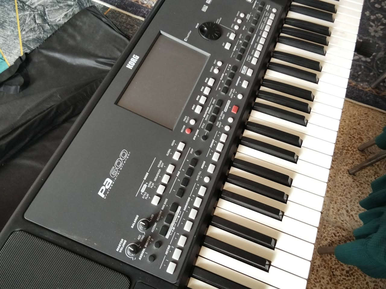 جهاز كورج pa600 نظيف جدا اخو جديد استخدام منزلي فقط مع جنطه واستاند جديد مع الملحقات وبي سيتين فول اصوات و ايقاعات العنوان كوت مركز مدينة سعر خاص شراي اتصل ***********
