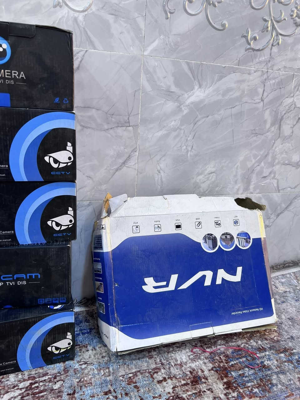 ‏بمئتين وخمسين 250 والمواصفات صوت وصورة***********
￼ بسوتساب
