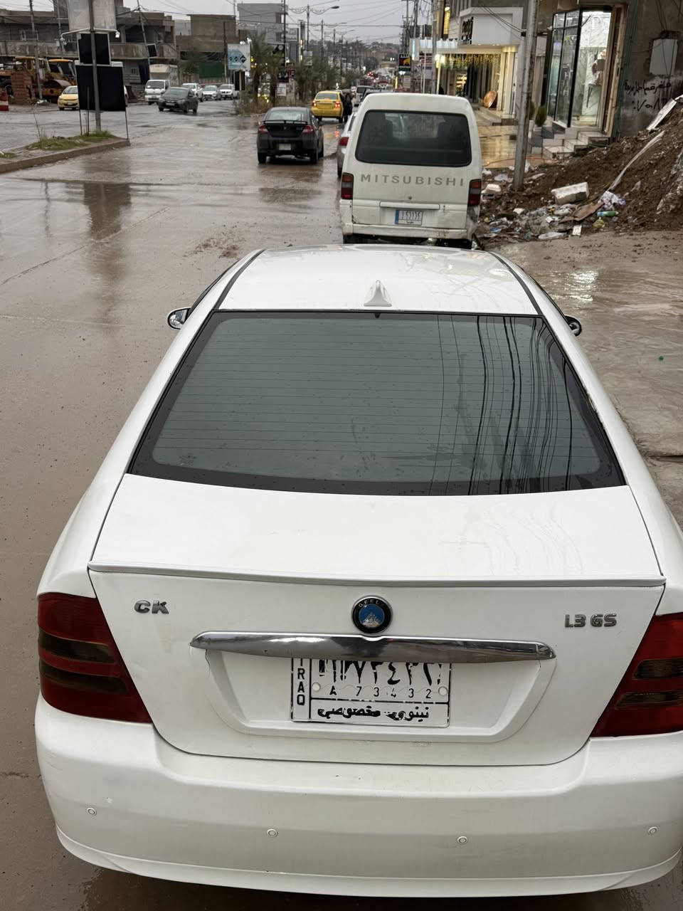 السلام عليكم سي كي 2013 للبيع 
محرك وكير شرط لستيك كور فقط 
رقم نينوى سنويه نهايه 2027
مصبوغه حزام جماليه فقط غرامات صفر
شرط وكاله والتحويل طخم امامي وخلفي جديد 
وايرمنيه شغاله تبريد وتدفئة شغاله كابون إلكتروني 
السعر 46 $وبيها مجال للطيبين رقم الهاتف ***********الاسيا *********** مكاني موصل حي العربي
