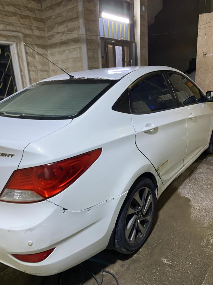 السلام عليكم اكسنت خليجي 2012 بأسمي
بيها طخات بسيطه 
السعر 80 وبيها مجال 
مكاني البصره 
***********
