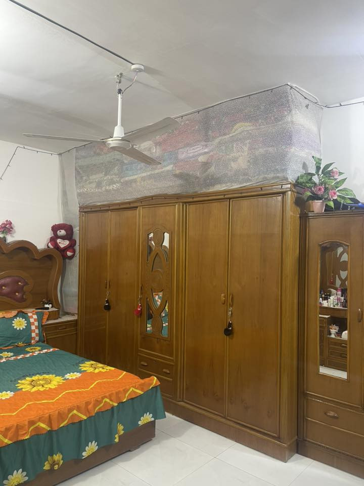 ياالله بيت للبيع  المساحه 140متر زراعي سند 25 طويريج  حي بغداد  يحتوي ع غرفه وصاله وستقبال ومطبخ وصحيات داخليه وخارجيه البناء بلوك السقف عكاده الاتصال ع الرقم ***********اومراجعه مكتب فاضل الغراوي  الرشيده قرب جسر الحولي  السعر 28
