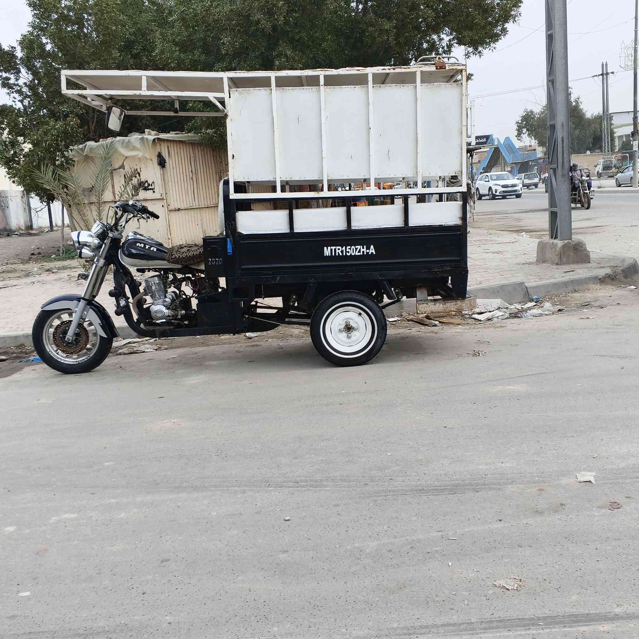 سلام عليكم ستوته للبيع مديل 2020 رقم بسمي رقم نكليزي ابيع كامله مكينه مفتوحه مره واحد  تخم تايرات جدد 3 وشاصي مكفول  سعر 2600 وبيها مجال تصال *********** خاص ما متواجد
