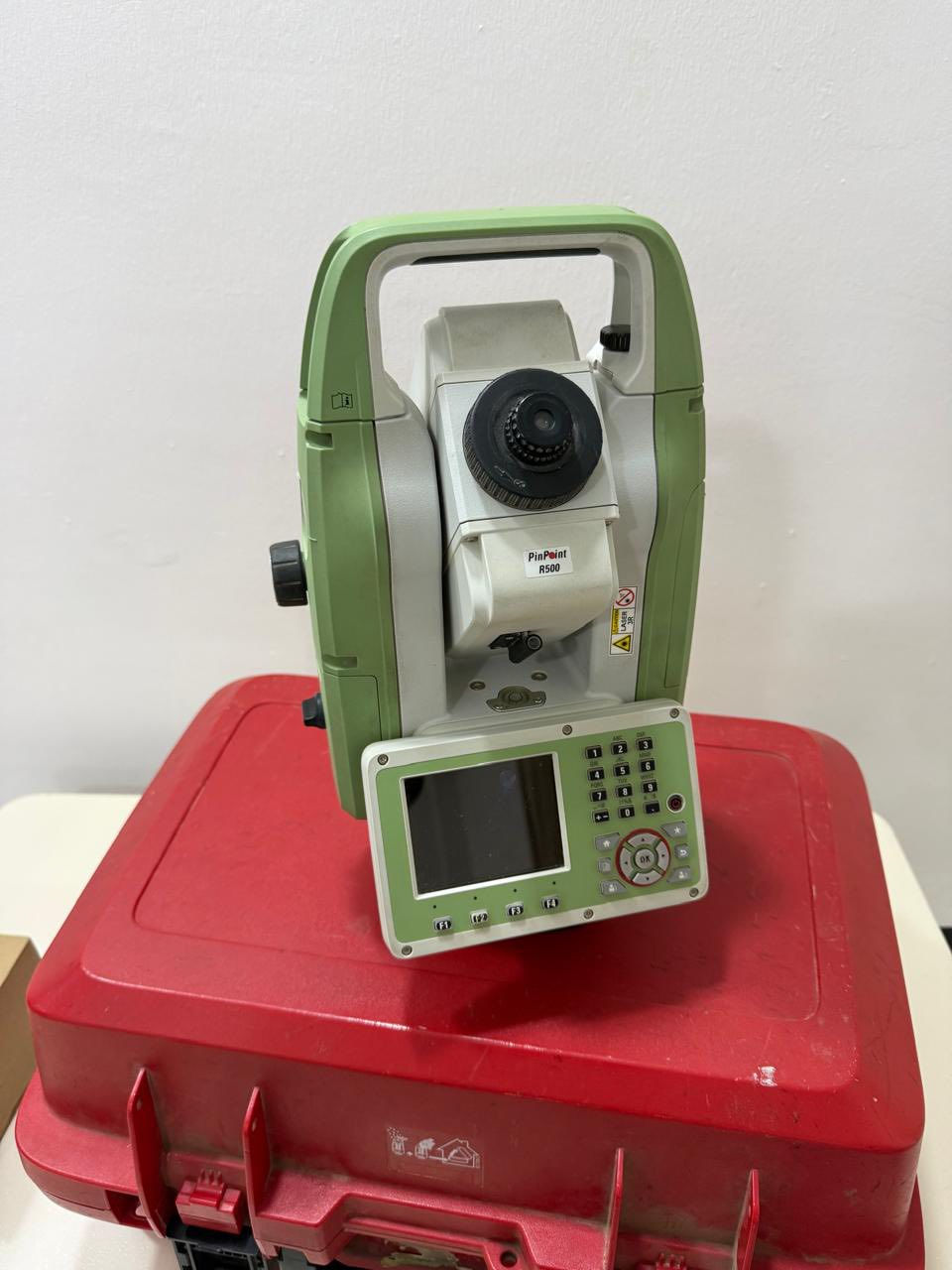 للبيع جهاز توتال ستيشن Leica FlexLine TS03 (بحالة ممتازة) 🏗️📐
يتوفر لدينا للبيع جهاز توتال ستيشن Leica TS03، 
المواصفات التقنية الرئيسية:
                                           Leica FlexLine TS03 (R500)  
•الموديل : 2019
• المدى: قياس غير عاكس (Reflectorless) يصل إلى 500 متر بدقة عالية.
• الدقة : [ 5 ثوانٍ].
• المتانة: تصنيف IP66 (مقاوم للغبار والأمطار)، 

للتواصل والاستفسار:
📞 *********** (اتصال & واتساب)
