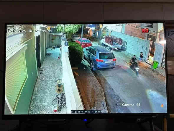 🔒 أمانك يبدأ من هنا!
📡 منظومة مراقبة شبكية احترافية من مكتب الليث شو لكاميرات المراقبة الذكيه 
#العنوان جلولاء شارع البريد 
#مجاور شركة رافينا للسفر والسياحه والحج والعمره 

📸 كاميرات Hikvision ColorVu 
🌙 رؤية ليلية ملوّنة بدقه عاليه حتى في الظلام التام

العرض يشمل:
✅ 4 كاميرات IP بدقة عالية
✅ جهاز تسجيل NVR أصلي
✅ سويج PoE احترافي بسرعة 1Gbps
✅ هارد 1TB مضمون سنتين
✅ تركيب + إعداد كامل

📍 مثالي للبيوت 🏠 – الشركات 🏢 – المتاجر 🛍️ – المستودعات 🏭

📲 اتصل الآن: ***********
🚀 مكتب الليث شو للإلكترونيات وكاميرات المراقبه 

#Hikvision #كامرات_مراقبة #ديالى #العراق #العراقيين
